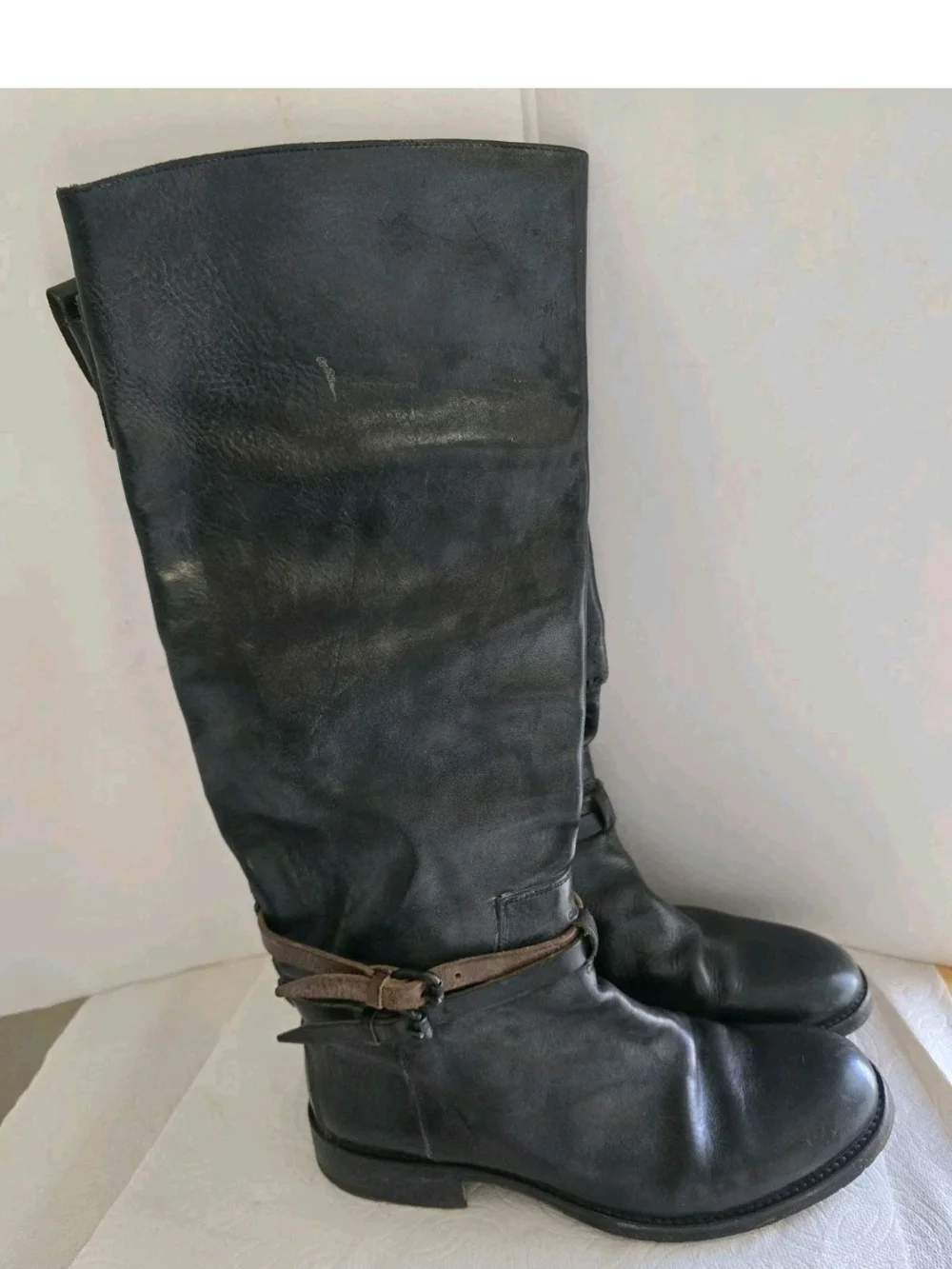 HTC Womans  Black Leather High Riding  Boots with Brown Straps Size 8
